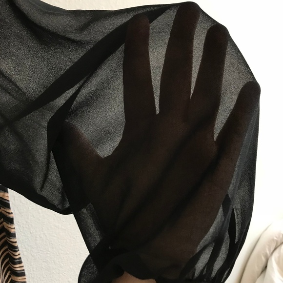 Ann Taylor black/tan sheer sleeve blouse - Picture 4 of 5